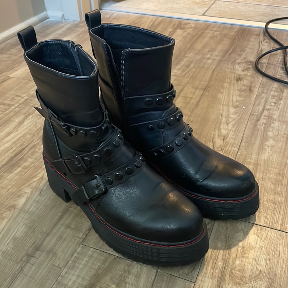 Black boots